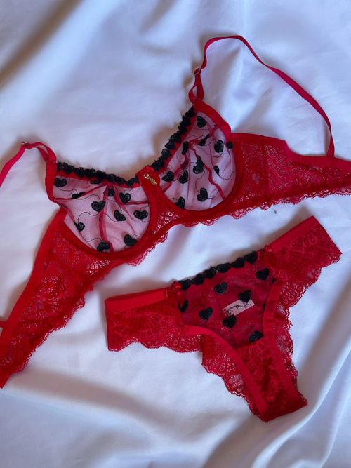 Cor Vermelho C/ Preto