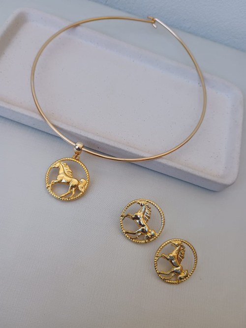 Cor Dourado